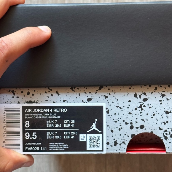 Jordan 4 Military Blue - size 8 - Picture 7 of 7